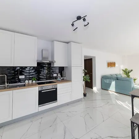 Penthouse Laurus *