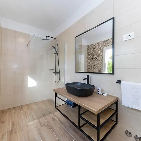 Penthouse Laurus Petrcane
