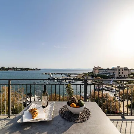 Penthouse Laurus *