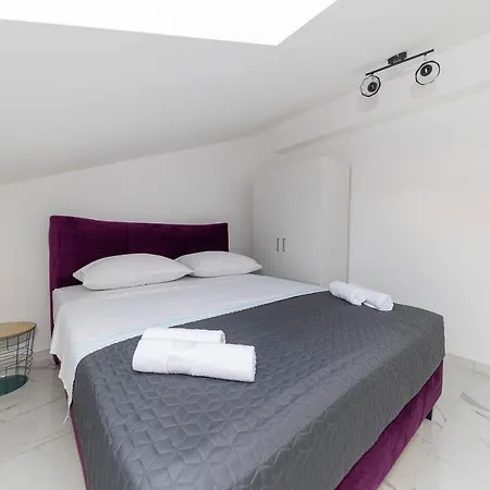 Penthouse Laurus *