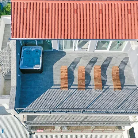 Penthouse Laurus