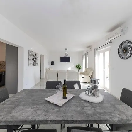 Penthouse Laurus * Petrčane